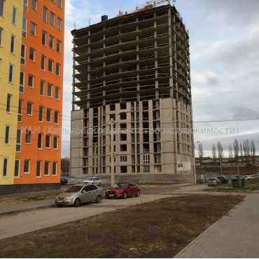Продам квартиру, Гвардейцев Широнинцев ул. , 70В , 4 кім., 104 м², без внутренних работ 