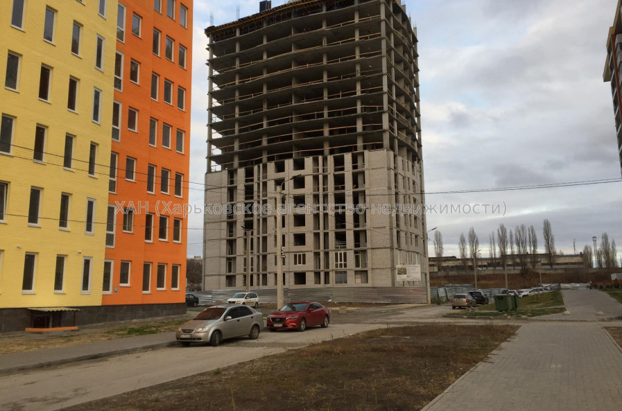 Продам квартиру, Гвардейцев Широнинцев ул. , 70В , 4 кім., 104 м², без внутренних работ 