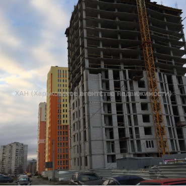Продам квартиру, Гвардейцев Широнинцев ул. , 70В , 4 кім., 104 м², без внутренних работ 