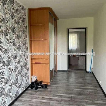 Продам квартиру, Шекспира ул. , 2 кім., 57 м², капитальный ремонт 
