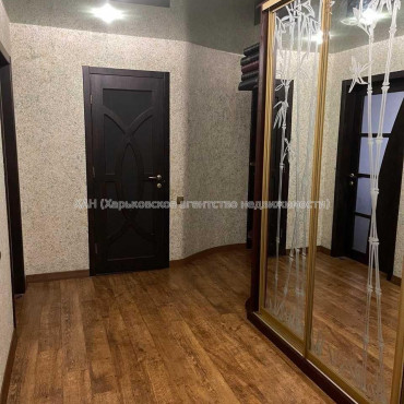 Продам квартиру, Героев Харькова просп. , 3 кім., 80 м², капитальный ремонт 