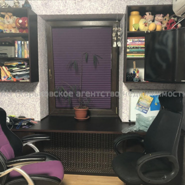 Продам квартиру, Героев Харькова просп. , 3 кім., 80 м², капитальный ремонт 