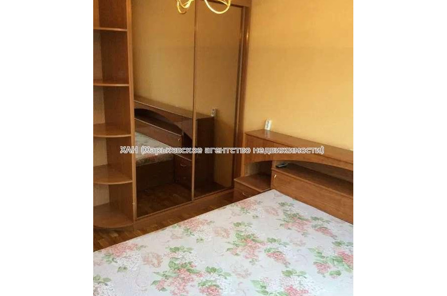 Продам квартиру, Волонтерская ул. , 4  ком., 83 м², капитальный ремонт 