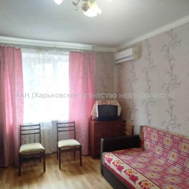 Продам квартиру, 23 Августа ул. , 1 кім., 33 м², косметический ремонт 