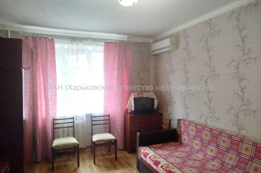 Продам квартиру, 23 Августа ул. , 1 кім., 33 м², косметический ремонт 