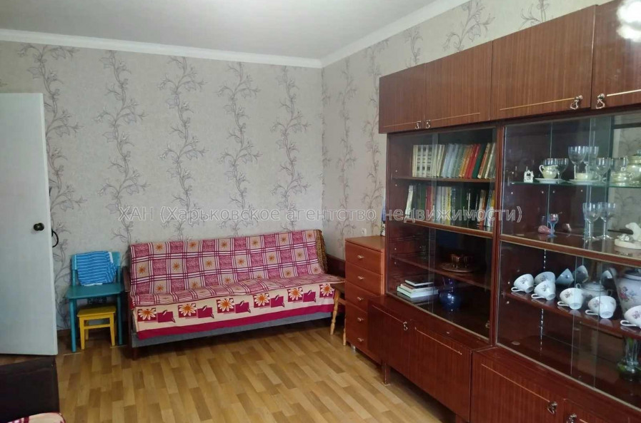 Продам квартиру, 23 Августа ул. , 1 кім., 33 м², косметический ремонт 