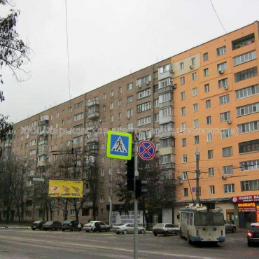 Продам квартиру, 23 Августа ул. , 1 кім., 33 м², косметический ремонт 