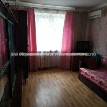 Продам квартиру, 23 Августа ул. , 1 кім., 33 м², косметический ремонт 