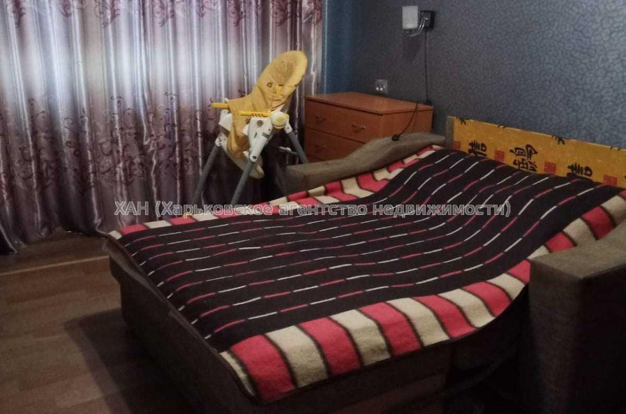 Продам квартиру, Зерновая ул. , 2 кім., 46 м², частичный ремонт 