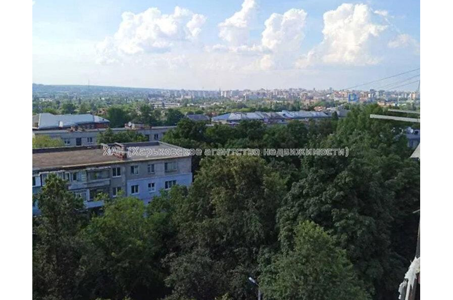 Продам квартиру, Зерновая ул. , 2 кім., 46 м², частичный ремонт 