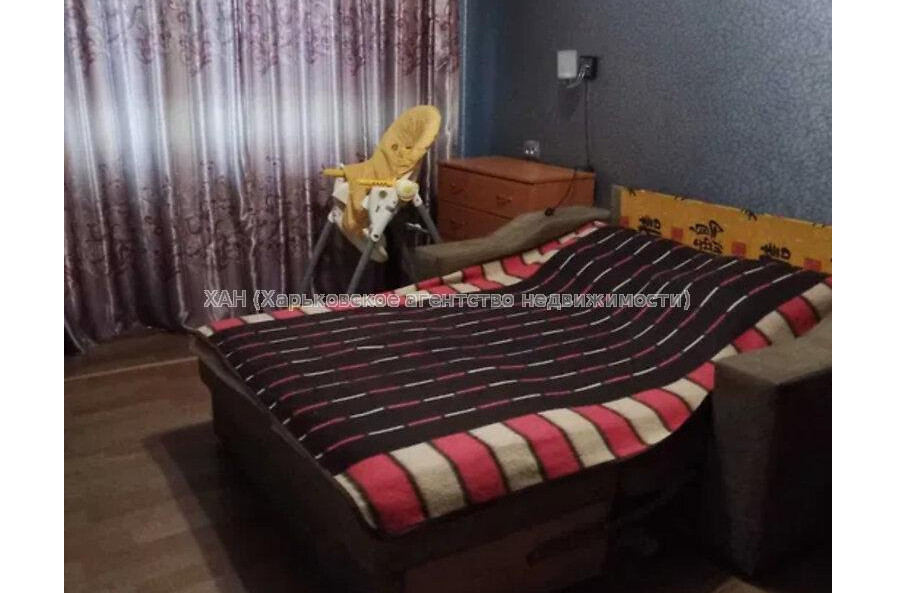 Продам квартиру, Зерновая ул. , 2 кім., 46 м², частичный ремонт 