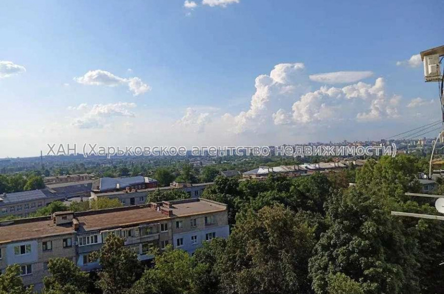 Продам квартиру, Зерновая ул. , 2 кім., 46 м², частичный ремонт 