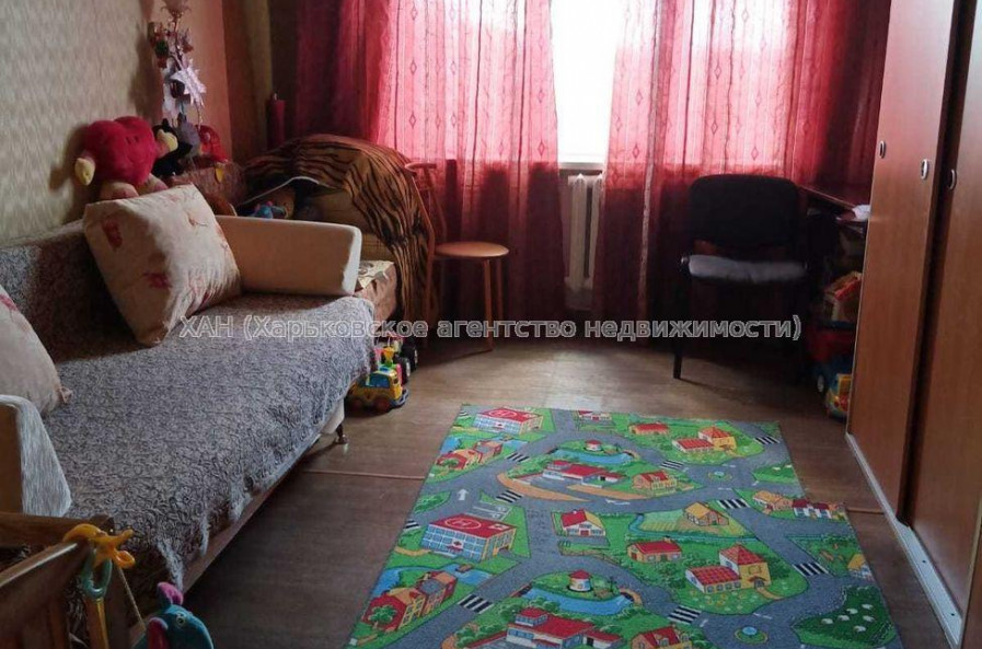 Продам квартиру, Зерновая ул. , 2 кім., 46 м², частичный ремонт 