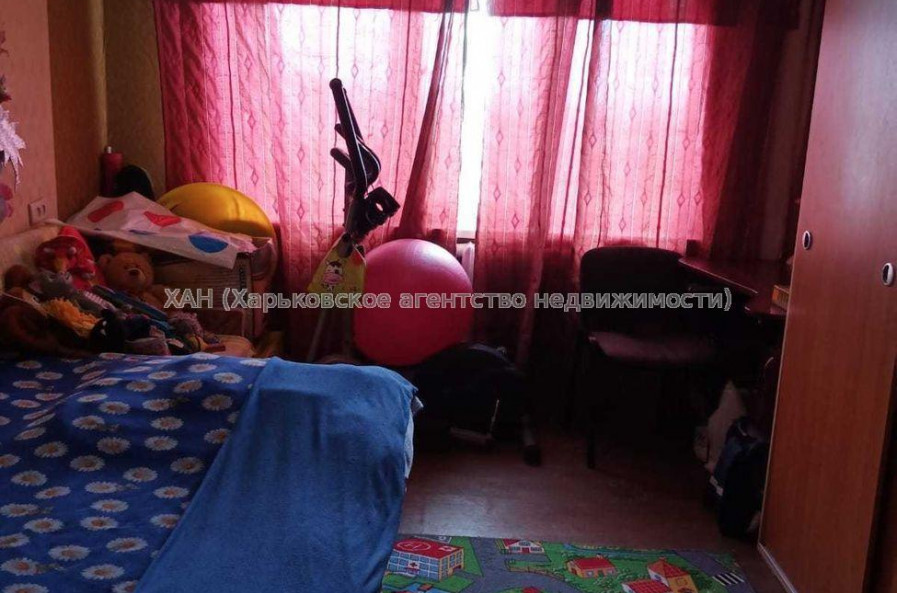 Продам квартиру, Зерновая ул. , 2 кім., 46 м², частичный ремонт 