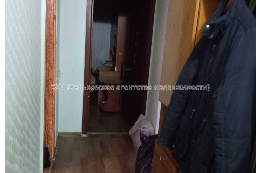 Продам квартиру, Зерновая ул. , 2 кім., 46 м², частичный ремонт 