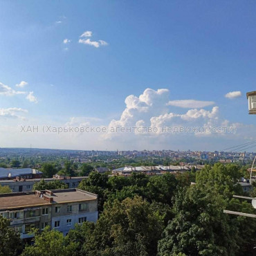 Продам квартиру, Зерновая ул. , 2  ком., 46 м², частичный ремонт 