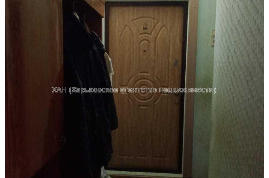 Продам квартиру, Зерновая ул. , 2 кім., 46 м², частичный ремонт 
