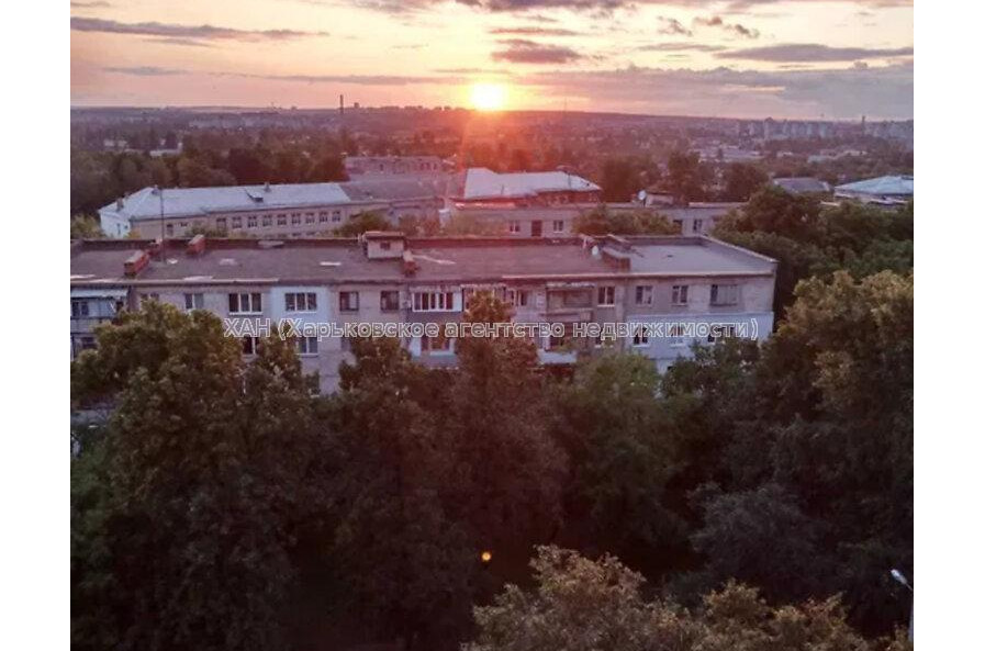 Продам квартиру, Зерновая ул. , 2 кім., 46 м², частичный ремонт 