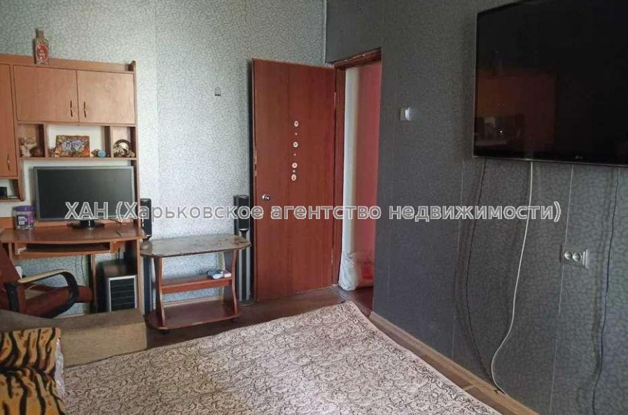 Продам квартиру, Зерновая ул. , 2 кім., 46 м², частичный ремонт 