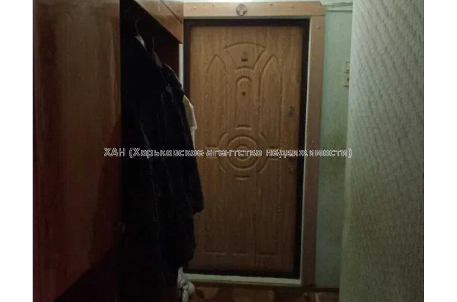 Продам квартиру, Зерновая ул. , 2 кім., 46 м², частичный ремонт 