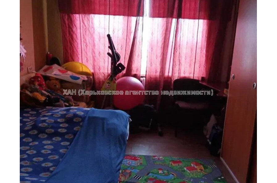 Продам квартиру, Зерновая ул. , 2 кім., 46 м², частичный ремонт 