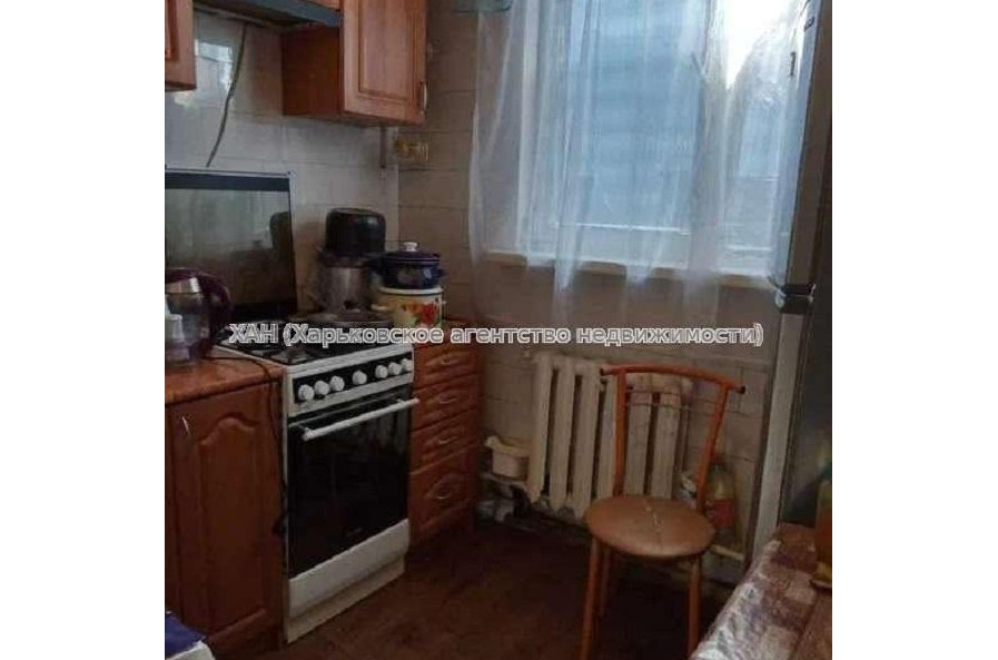 Продам квартиру, Зерновая ул. , 2 кім., 46 м², частичный ремонт 