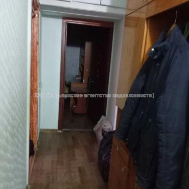 Продам квартиру, Зерновая ул. , 2 кім., 46 м², частичный ремонт 