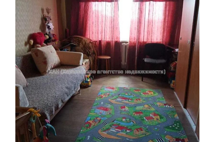 Продам квартиру, Зерновая ул. , 2 кім., 46 м², частичный ремонт 