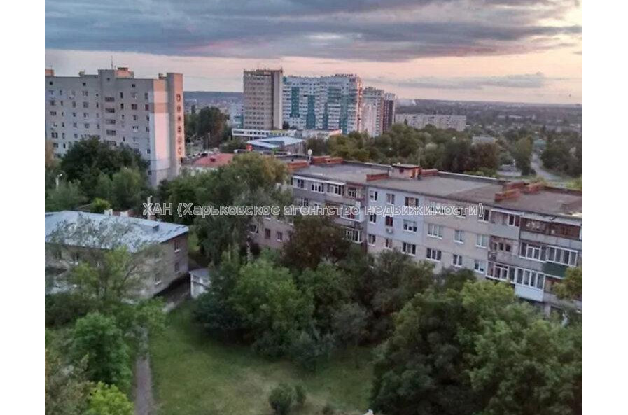 Продам квартиру, Зерновая ул. , 2 кім., 46 м², частичный ремонт 