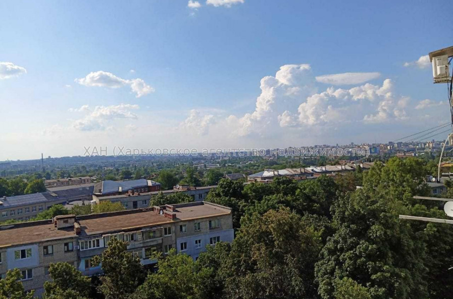 Продам квартиру, Зерновая ул. , 2 кім., 46 м², частичный ремонт 