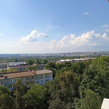 Продам квартиру, Зерновая ул. , 2  ком., 46 м², частичный ремонт 