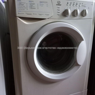 Продам квартиру, Коммунальщиков ул. , 1  ком., 35 м², косметический ремонт 