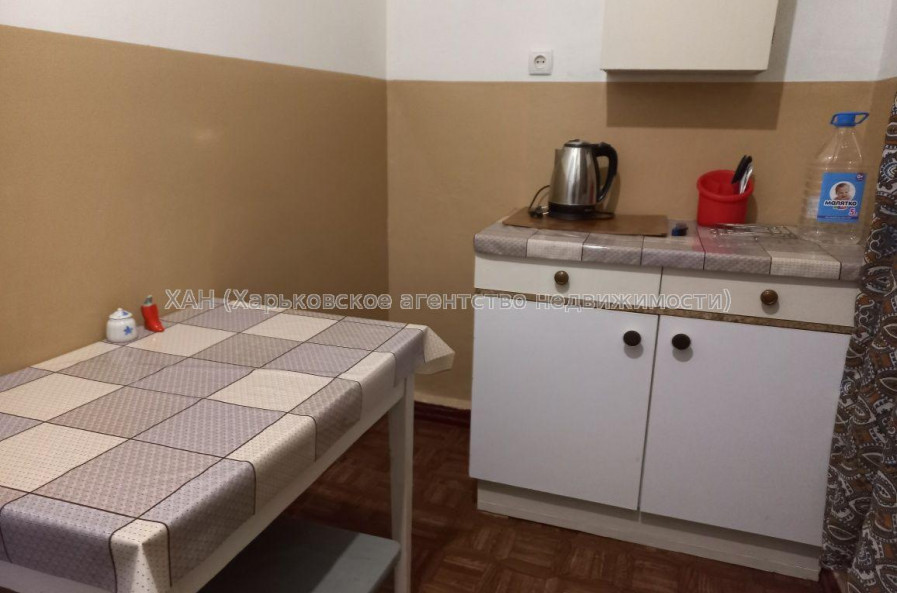 Продам квартиру, Коммунальщиков ул. , 1 кім., 35 м², косметический ремонт 