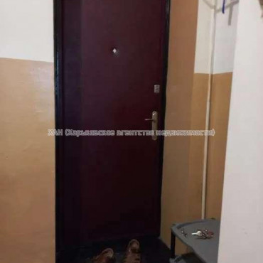 Продам квартиру, Коммунальщиков ул. , 1  ком., 35 м², косметический ремонт 