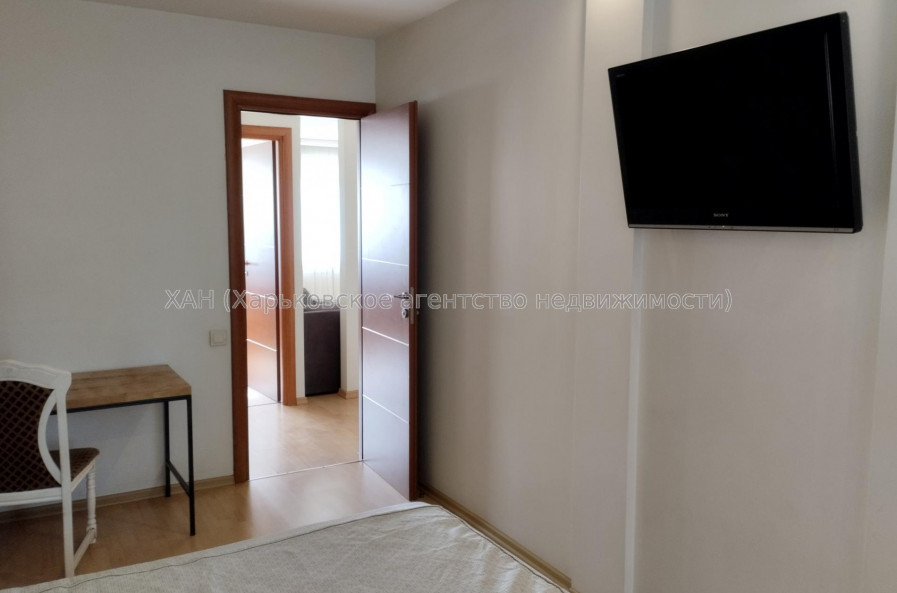 Сдам квартиру, Аэрокосмический пр. , 80 , 3  ком., 64 м², капитальный ремонт 