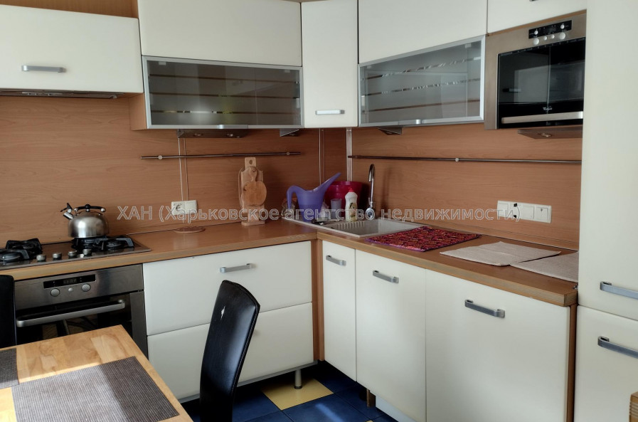 Сдам квартиру, Аэрокосмический пр. , 80 , 3  ком., 64 м², капитальный ремонт 