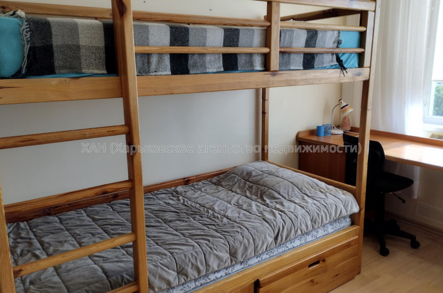 Сдам квартиру, Аэрокосмический пр. , 80 , 3  ком., 64 м², капитальный ремонт 