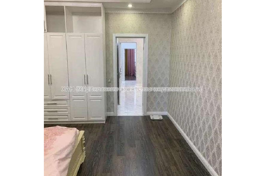Продам квартиру, Гвардейцев Широнинцев ул. , 3  ком., 104 м², евроремонт 
