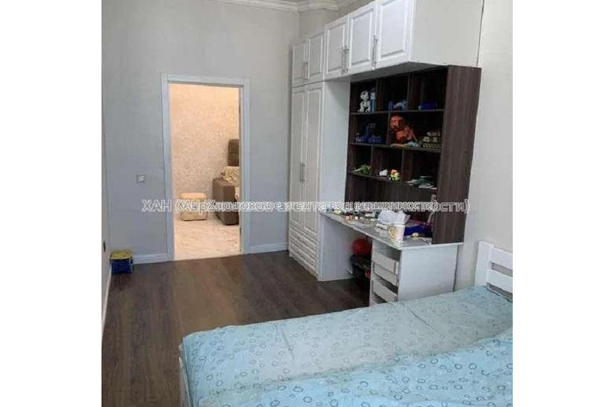 Продам квартиру, Гвардейцев Широнинцев ул. , 3  ком., 104 м², евроремонт 