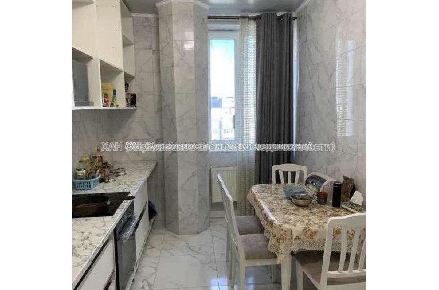 Продам квартиру, Гвардейцев Широнинцев ул. , 3  ком., 104 м², евроремонт 