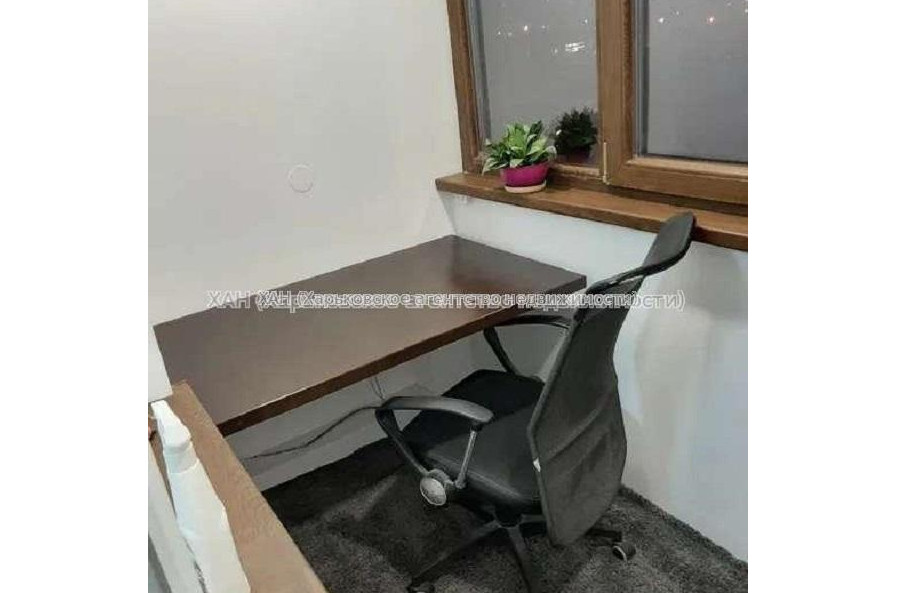 Продам квартиру, Яны Червоной ул. , 3  ком., 75 м², капитальный ремонт 