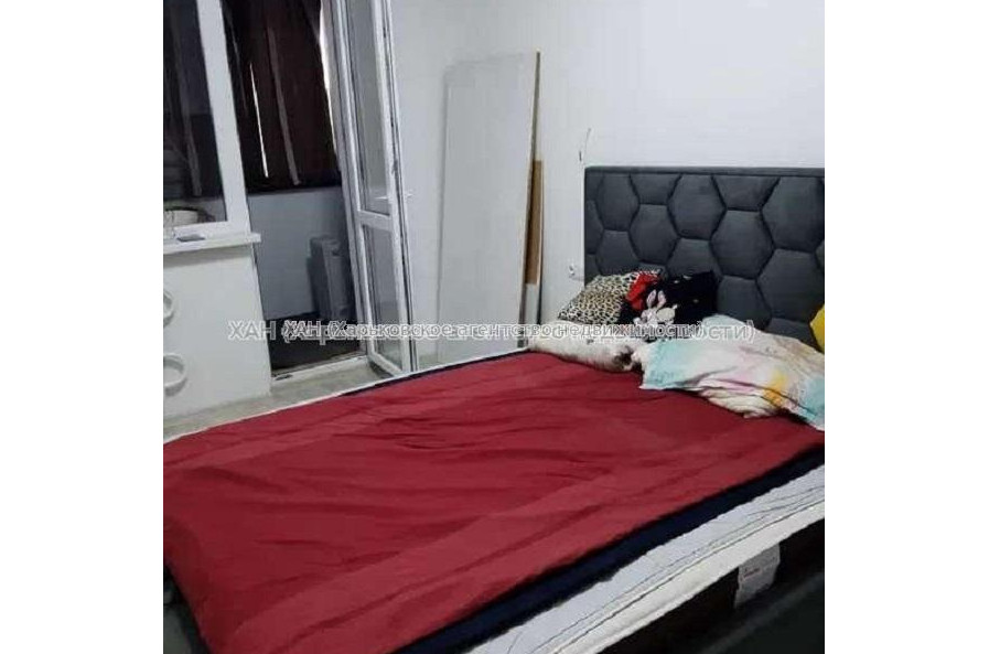 Продам квартиру, Яны Червоной ул. , 3  ком., 75 м², капитальный ремонт 