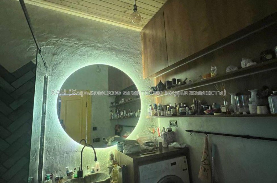 Продам квартиру, Михаила Комарова ул. , 3  ком., 85 м², капитальный ремонт 