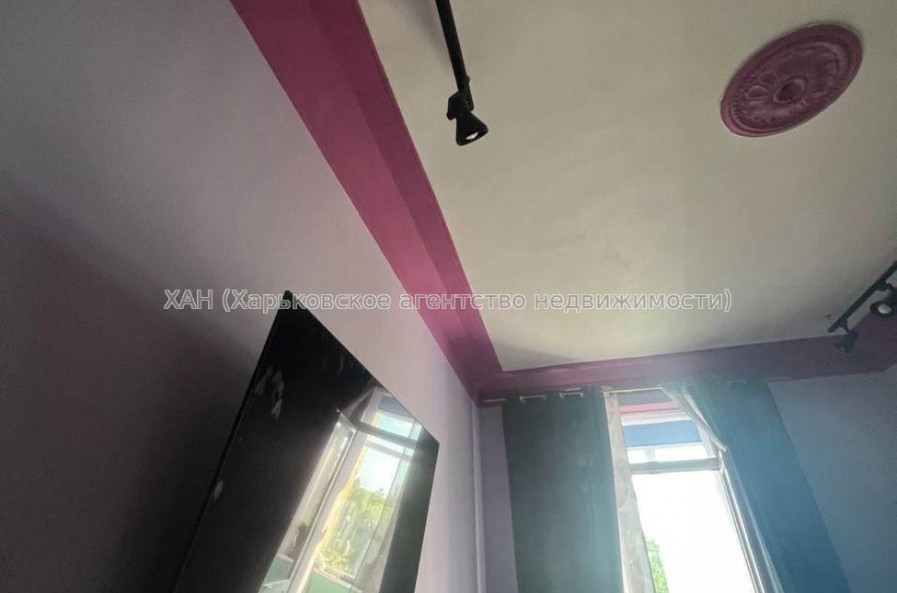 Продам квартиру, Михаила Комарова ул. , 3  ком., 85 м², капитальный ремонт 