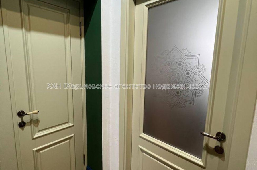 Продам квартиру, Михаила Комарова ул. , 3  ком., 85 м², капитальный ремонт 