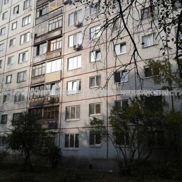 Продам квартиру, Зерновая ул. , 3  ком., 61 м², косметический ремонт 