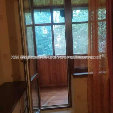 Продам квартиру, Зерновая ул. , 3  ком., 61 м², косметический ремонт 