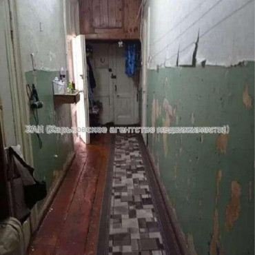 Продам квартиру, Озерянская ул. , 3 кім., 68 м², без ремонта 