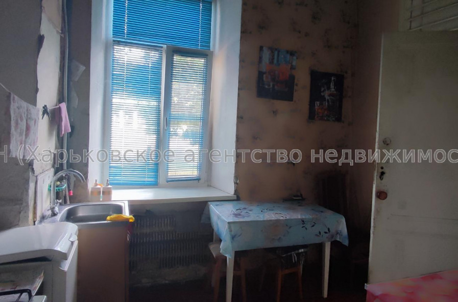 Продам квартиру, Озерянская ул. , 3  ком., 68 м², без ремонта 