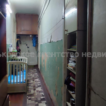 Продам квартиру, Озерянская ул. , 3 кім., 68 м², без ремонта 